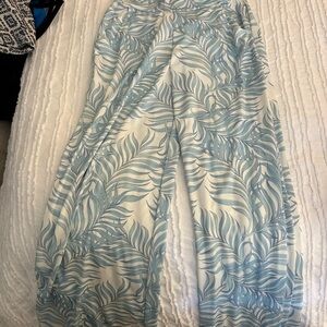 Jeanne Pierre Light Blue and White Leaf Pattern Top